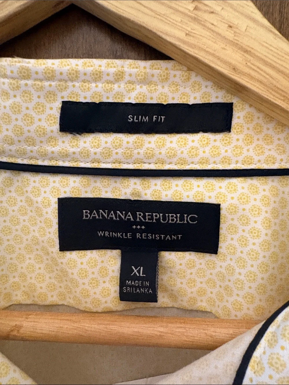 Banana Republic Men's Pale Yellow Microdot Dress Shirt
